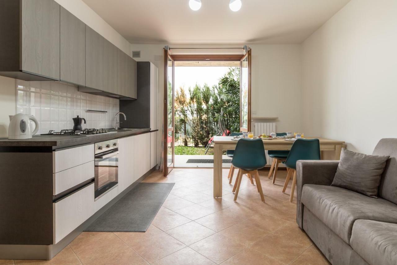 A Casa Di Laura With Pool And Free Bikes Apartman Ronchi  Kültér fotó