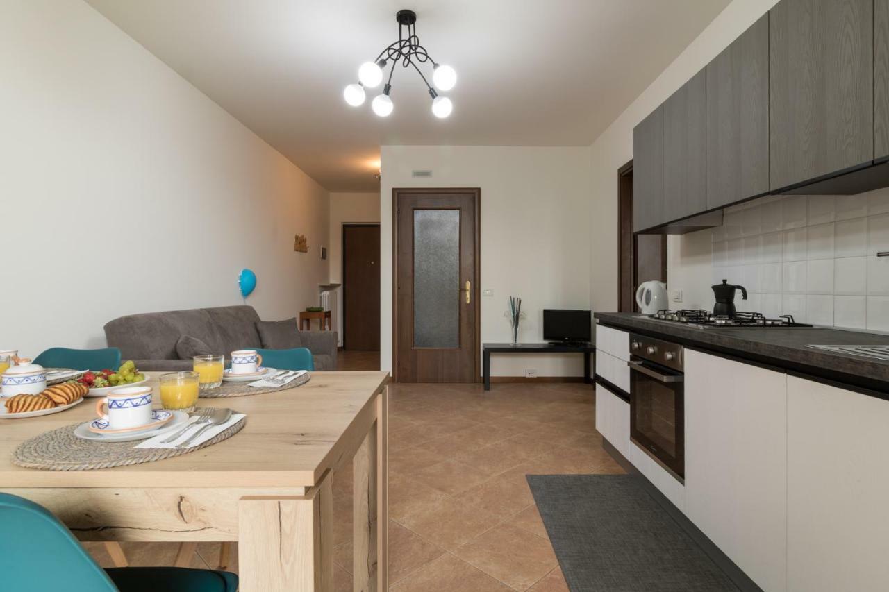 A Casa Di Laura With Pool And Free Bikes Apartman Ronchi  Kültér fotó